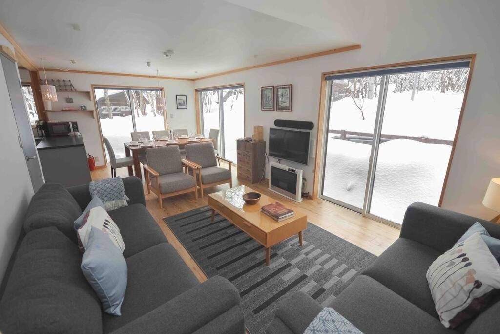 Colonsay- Amazing Views 3bdr 2bth *